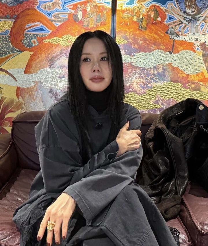 [서울=뉴시스] 가수 겸 배우 엄정화. (사진=엄정화 인스타그램 캡처) 2026.01.20. photo@newsis.com *재판매 및 DB 금지