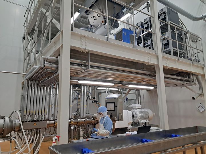 [세종=뉴시스] 농촌진흥청은 국산 콩 소비를 늘리기 위해 '대원콩'을 활용한 식물조직단백(TVP) 제조 기술을 개발했다고 21일 밝혔다. 사진은 양산형 시스템. (사진=농진청 제공) 2026.01.21. photo@newsis.com *재판매 및 DB 금지