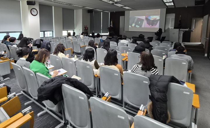 [수원=뉴시스] 학교도서관 담당자 연수. (사진=안양과천교육지원청 제공) 2026.01.21. photo@newsis.com *재판매 및 DB 금지