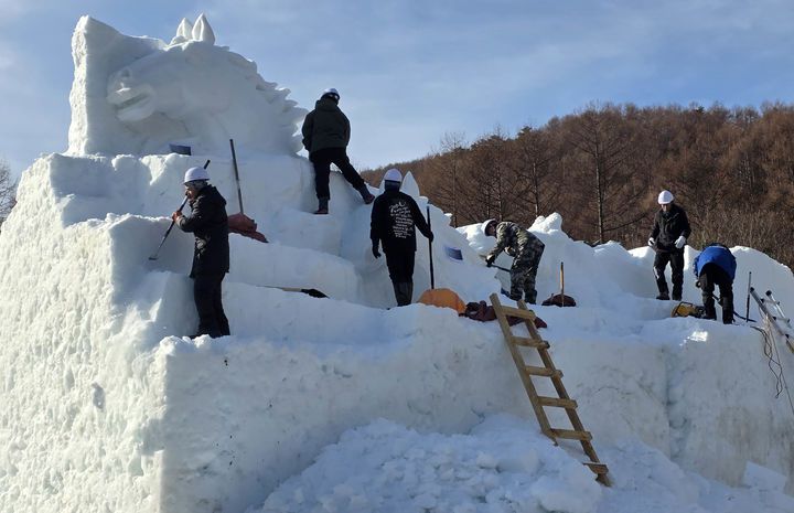 태백산국립공원 당골광장에서 제33회 태백산 눈축제를 앞두고 눈조각 작업이 진행되고 있다.(사진=뉴시스) *재판매 및 DB 금지
