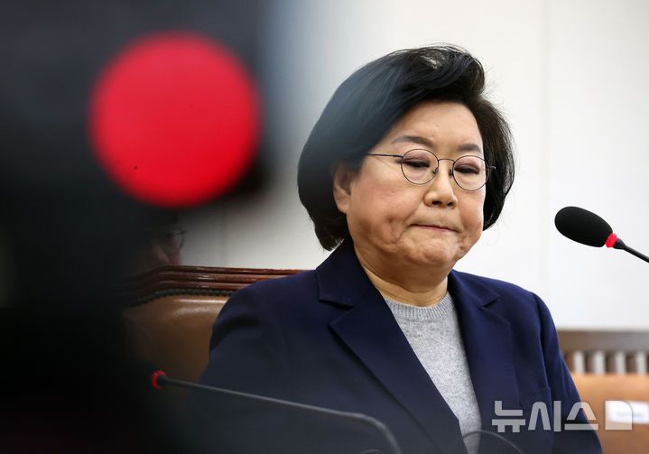 [서울=뉴시스] 고승민 기자 = 이혜훈 기획예산처 장관 후보자가 23일 오전 서울 여의도 국회 재정경제기획위원회 전체회의에서 열린 인사청문회에 출석해 있다.(공동취재) 2026.01.23. photo@newsis.com