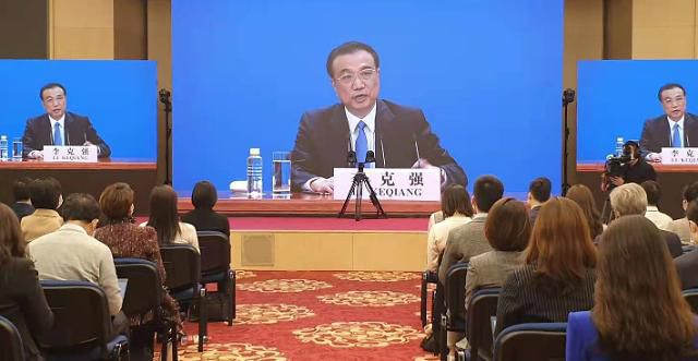 리커창 중국 총리, 전인대 폐막 기자회견     (베이징=연합뉴스) 한종구 특파원 = 리커창(李克强) 중국 총리가 11일 베이징에서 열린 전국인민대표대회(전인대) 기자회견에서 각종 현안에 대한 기자들의 질문에 답변하고 있다. 2021.3.11     jkhan@yna.co.kr/2021-03-11 18:36:07/ <저작권자 ⓒ 1980-2021 ㈜연합뉴스. 무단 전재 재배포 금지.>