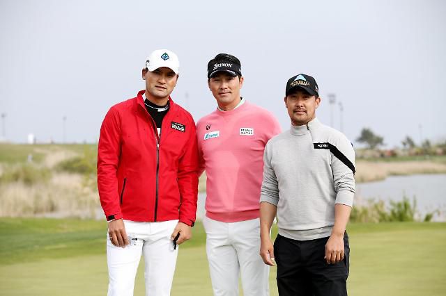 같은 조로 편성된 박찬호, 김형성, 박재범(왼쪽부터)