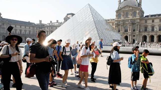 프랑스 파리의 루브르 박물관.