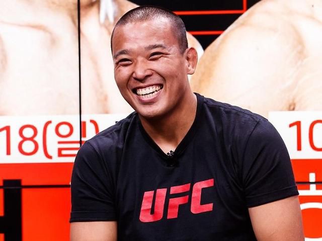 환하게 웃는 박준용