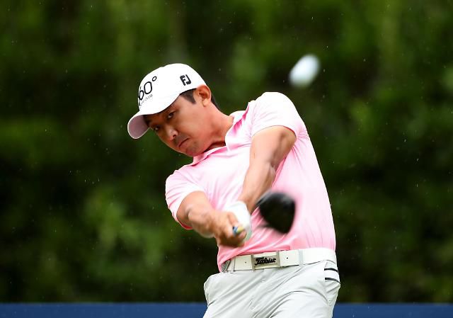 힘차게 티샷 날리는 박준원.