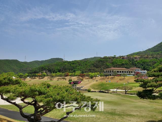 KLPGA 챔피언십이 열리고 있는 일동 레이크 골프클럽 전경.
