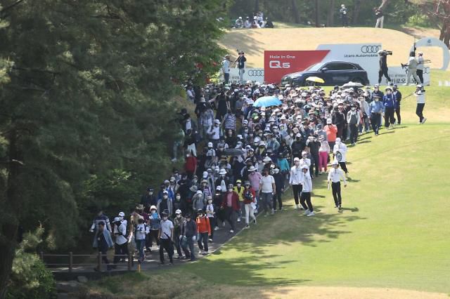 2만3000명의 갤러리가 방문한 넥센·세인트나인 마스터즈.
