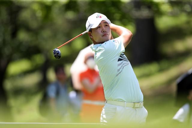 티샷 중인 코오롱 제64회 한국오픈 우승자 김민규.