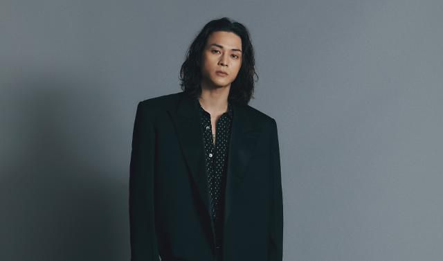 넷플릭스 '종이의 집'에서 '덴버' 역을 맡은 배우 김지훈