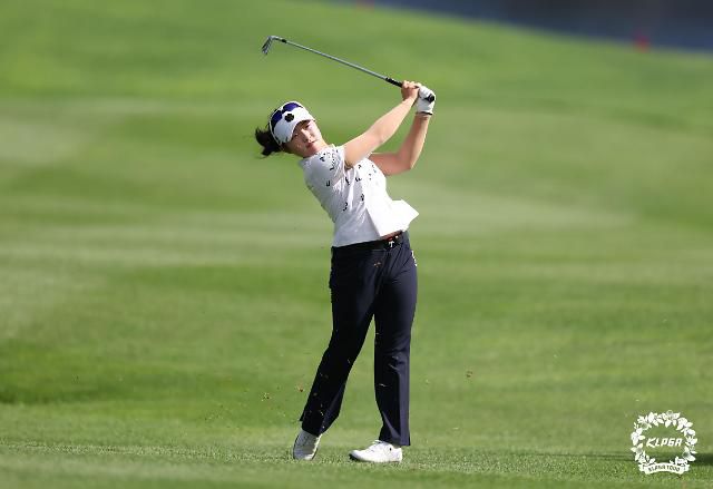 아이언 스윙 중인 임진영.