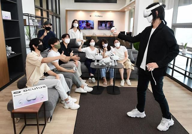 2022년 8월 18일 메타코리아와 서울대학교가 함께 XR 기술과 메타버스 관련 연구·체험을 진행할 수 있는 'XR 익스피리언스 센터'를 개관했다.