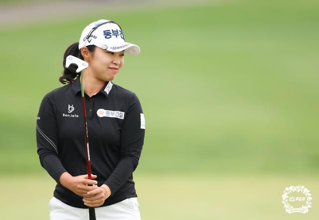 미소 짓는 김수지.