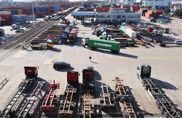 화물연대 파업 12일째인 5일 경기도 의왕시 내륙컨테이너기지(ICD) 전경