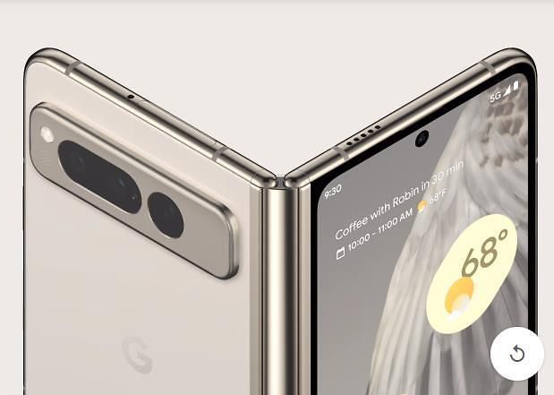 구글의 접는 스마트폰 '픽셀 폴더'