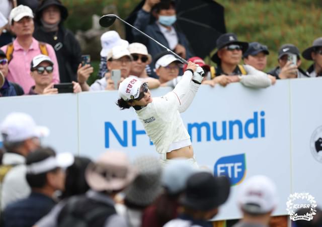 티샷 중인 임진희.