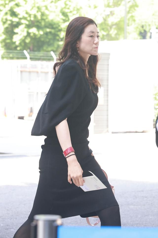 조현민 한진 미래성장전략 및 마케팅 총괄 사장이 2일 오후 서울 종로구 종교교회에서 열린 정몽원 HL그룹 회장의 차녀 정지수 씨와 백지연 전 앵커의 자녀 강인찬 씨 결혼식에 참석하고 있다. 2023.06.02