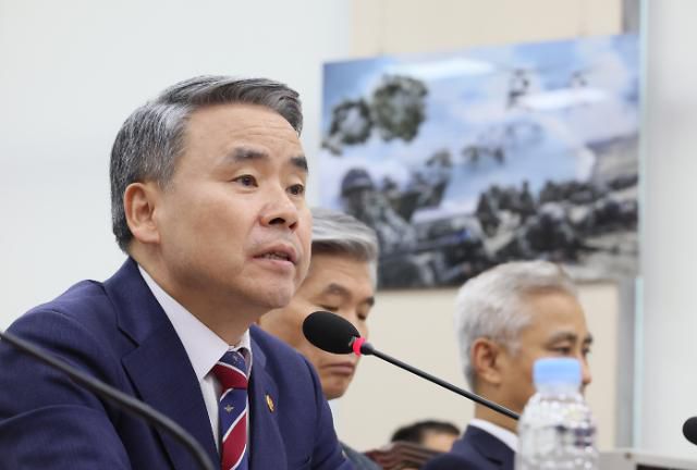 의원 질의에 답변하는 이종섭 국방부 장관     (서울=연합뉴스) 이정훈 기자 = 이종섭 국방부 장관이 25일 국회에서 열린 국방위원회 전체회의에서 의원 질의에 답변하고 있다. 2023.8.25     uwg806@yna.co.kr/2023-08-25 11:38:40/ <저작권자 ⓒ 1980-2023 ㈜연합뉴스. 무단 전재 재배포 금지.>[<저작권자 ⓒ 1980-2023 ㈜연합뉴스. 무단 전재 재배포 금지.>]