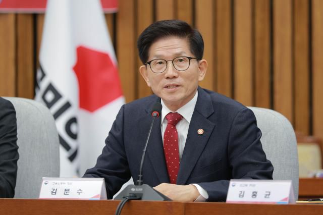 김문수 고용노동부장관. [사진=유대길 기자 dbeorlf123@ajunews.com]