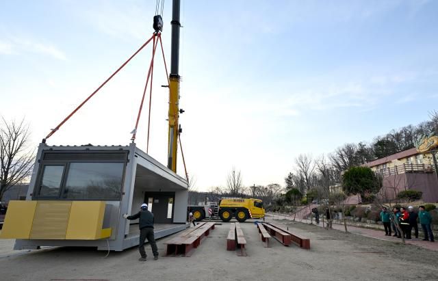 긴급주거시설 모듈러 주택 설치 장면. [사진=경상북도]