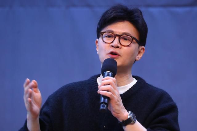 한동훈 국민의힘 전 대표가 지난 3월 5일 오후 서울 마포구 청년문화공간JU에서 열린 저서 '국민이 먼저입니다' 북콘서트에서 발언하고 있다. 2025.03.05[사진=유대길 기자 dbeorlf123@ajunews.com]