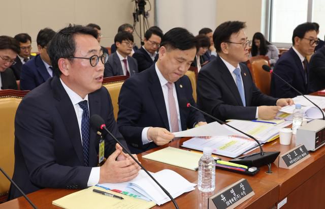 8일 국회 과학기술정보방송통신위원회 전체회의에서 열린 에서 유영상 SK텔레콤 대표이사가 의원 질의에 답하고 있다. 사진=연합뉴스