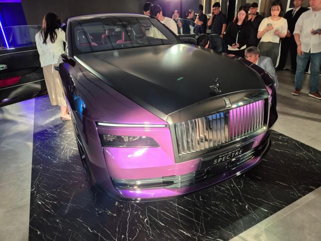 롤스로이스 블랙 배지 스펙터. [사진=윤선훈 기자]