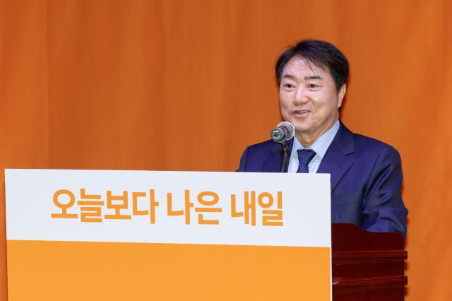 이석현 새로운미래 공동창당준비위원장이 20일 오후 서울 여의도 국회의원회관에서 열린 개혁신당 창당대회에서 축사를 하고 있다. 2024.01.20[사진=유대길 기자 dbeorlf123@ajunews.com]