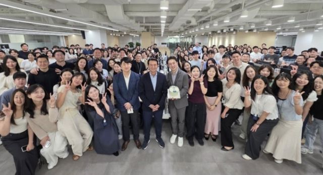 무뇨스 사장 현장 경영 [사진=링크드인 캡처]