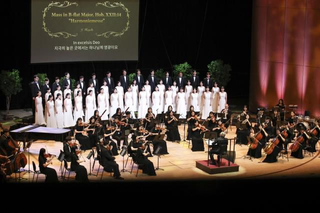 그라시아스합창단과 오케스트라가 세계 정상급 음악가와 협연하는 클래식 콘서트 ‘스바보드나’를 대구 영남대학교 천마아트센터에서 음악회를 선보인다. [사진=그라시아스합창단]