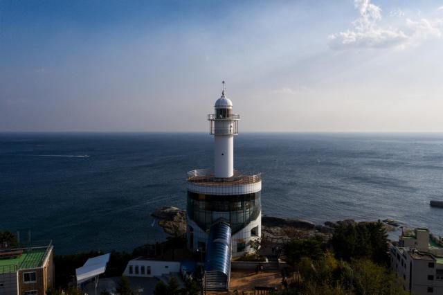 속초 등대 전경. [사진=동해해수청]