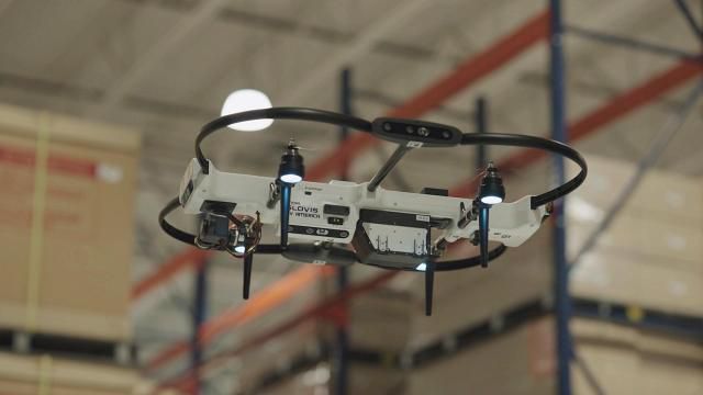 HMGMA 내 통합물류센터(CC)의 재고관리에 투입 된 자율비행드론. [사진=현대글로비스]