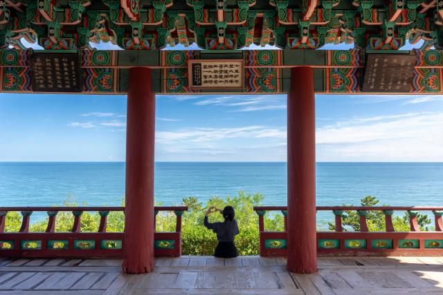 울진 망양정에서 바라본 바다 전경. [사진=경상북도문화관광공사]