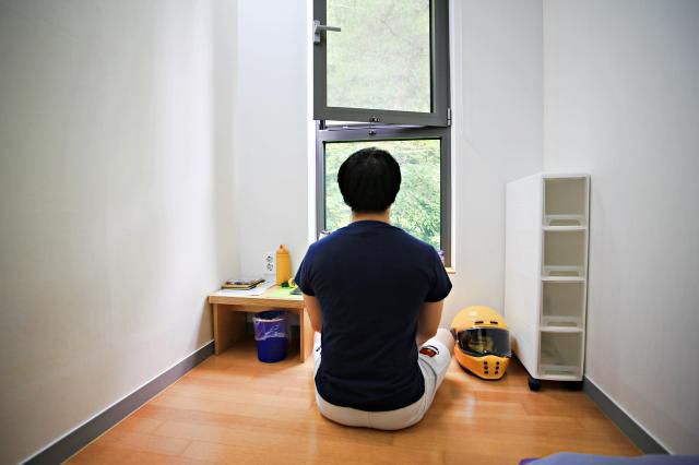 홍천 행복공장. 여행자가 명상을 하며 시간을 보내고 있다. [사진=한국관광공사]