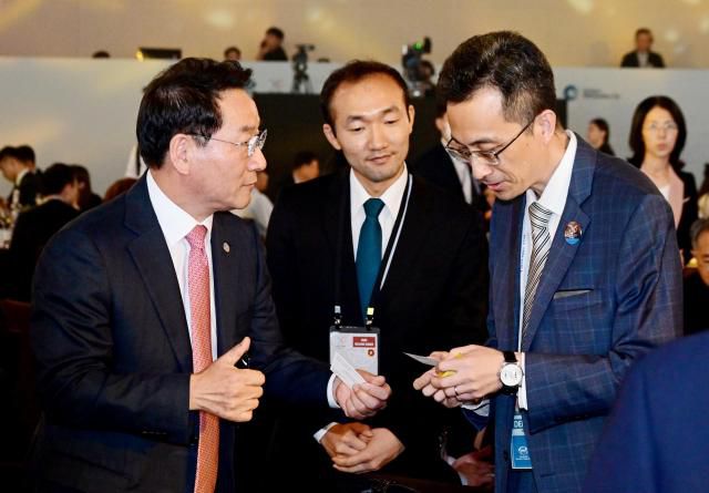 유정복 인천광역시장이 13일 중구 인스파이어리조트에서 열린 'APEC 제3차 고위관리회의 만찬'에 참석하고 있다. [사진=인천시]