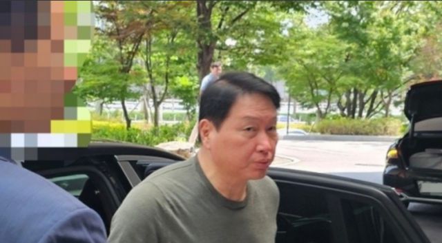 방미사절단 동행 위해 출국하는 최태원 SK그룹 회장 [사진=연합뉴스]