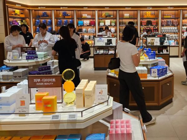 신세계백화점 강남점 '프리미엄 델리 전문관'에 있는 건강 전문관 전경 [사진=홍승완 기자]