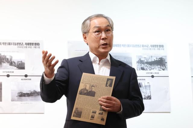 Former South Korean Ambassador to Russia Woo Yoon-keun speaks at the opening of the exhibition "80th Anniversary of the End of World War II: Remembering the Liberation of the Korean Peninsula" at Gallery Kartina in Seoul on September.3 AJP Han Jun-gu