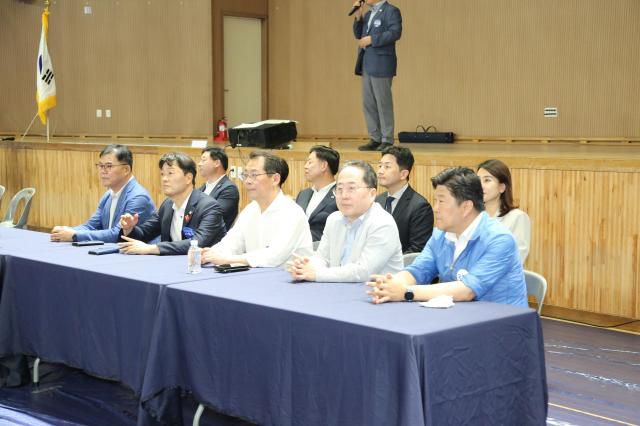 더불어민주당 김문수 의원(순천갑)이 주최한 '순천 미래 100년 정책토론회'가 300여 명의 시민과 당원이 참석한 가운데 순천대학교 체육관에서 열렸다. [사진= 박기현 기자]