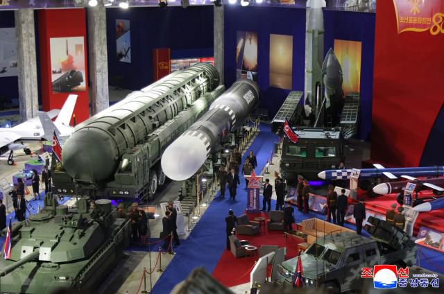 북한, 무장장비 전시회 3년 연속 개최 [사진=연합뉴스]