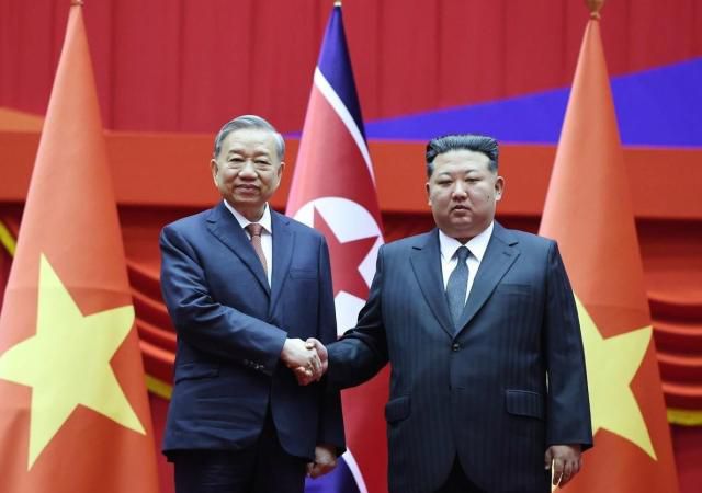 [사진=평양 AP·연합뉴스]