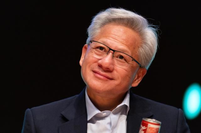 젠슨 황 엔비디아 최고경영자(CEO)가 지난달 31일 경주에서 열린 아시아태평양경제협력체(APEC) CEO 서밋에서 발언하고 있다. [사진=EPA연합뉴스]