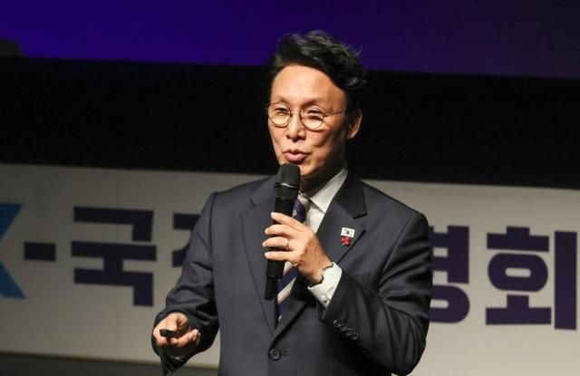 김민석 국무총리가 4일 광주 서구 서빛마루문화예술회관에서 열린 국정설명회에서 발언하고 있다. [사진=연합뉴스]