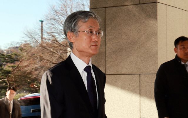 조희대 대법원장이 지난 4일 서울 서초구 대법원으로 출근하고 있다. [사진=연합뉴스]