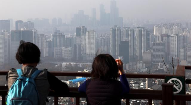 서울 남산에서 바라본 아파트 단지. [사진=연합뉴스]