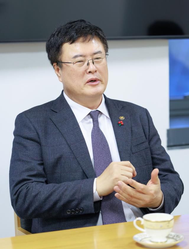 김대현 문화체육관광부 제2차관이 23일 오후 국립현대미술관 서울관 집무실에서 본지와 인터뷰하고 있다. [사진=유대길 기자 dbeorlf123@ajunews.com]