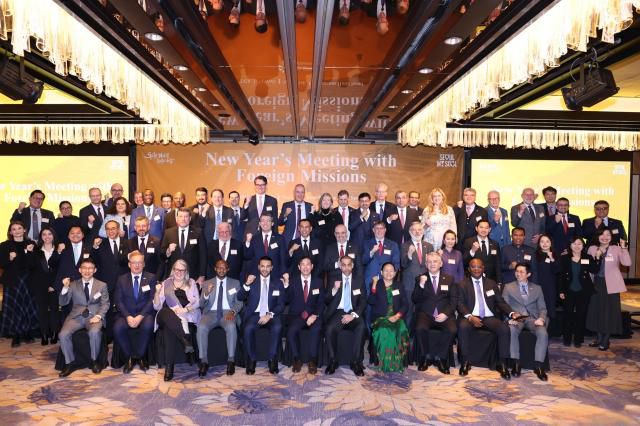 서울시는 7일 포시즌스호텔에서 주한 대사와 대사관 직원 등 60개국 외교사절이 참석한 가운데 신년 간담회를 개최했다. [사진=서울시]