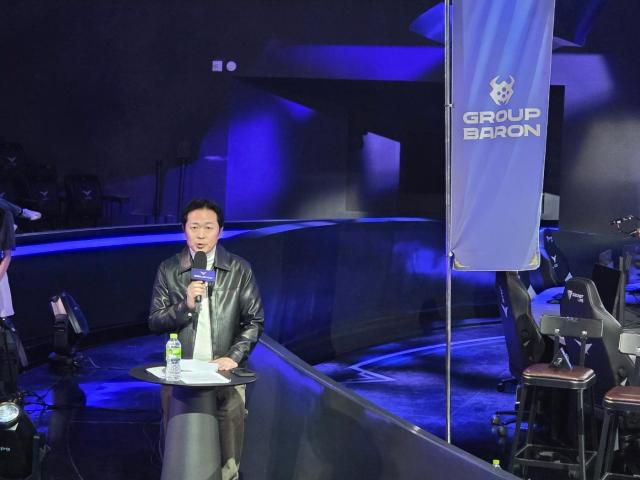 LCK컵 미디어데이에서 이정훈 LCK 사무총장이 인사말을 전하고 있다. [사진=류청빛 기자]