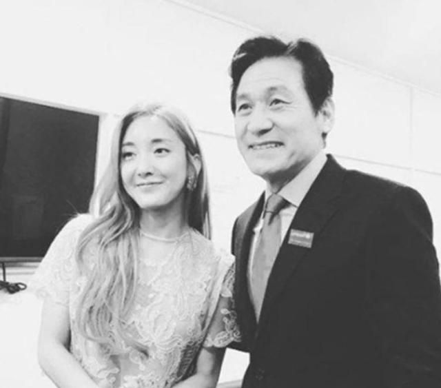 바다(왼쪽)와 안성기 [사진=바다 SNS]