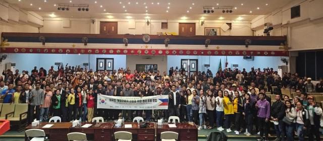 진안군이 필리핀에서 외국인 계절근로자 선발을 위한 면접을 벌이고 있다.[사진=진안군]